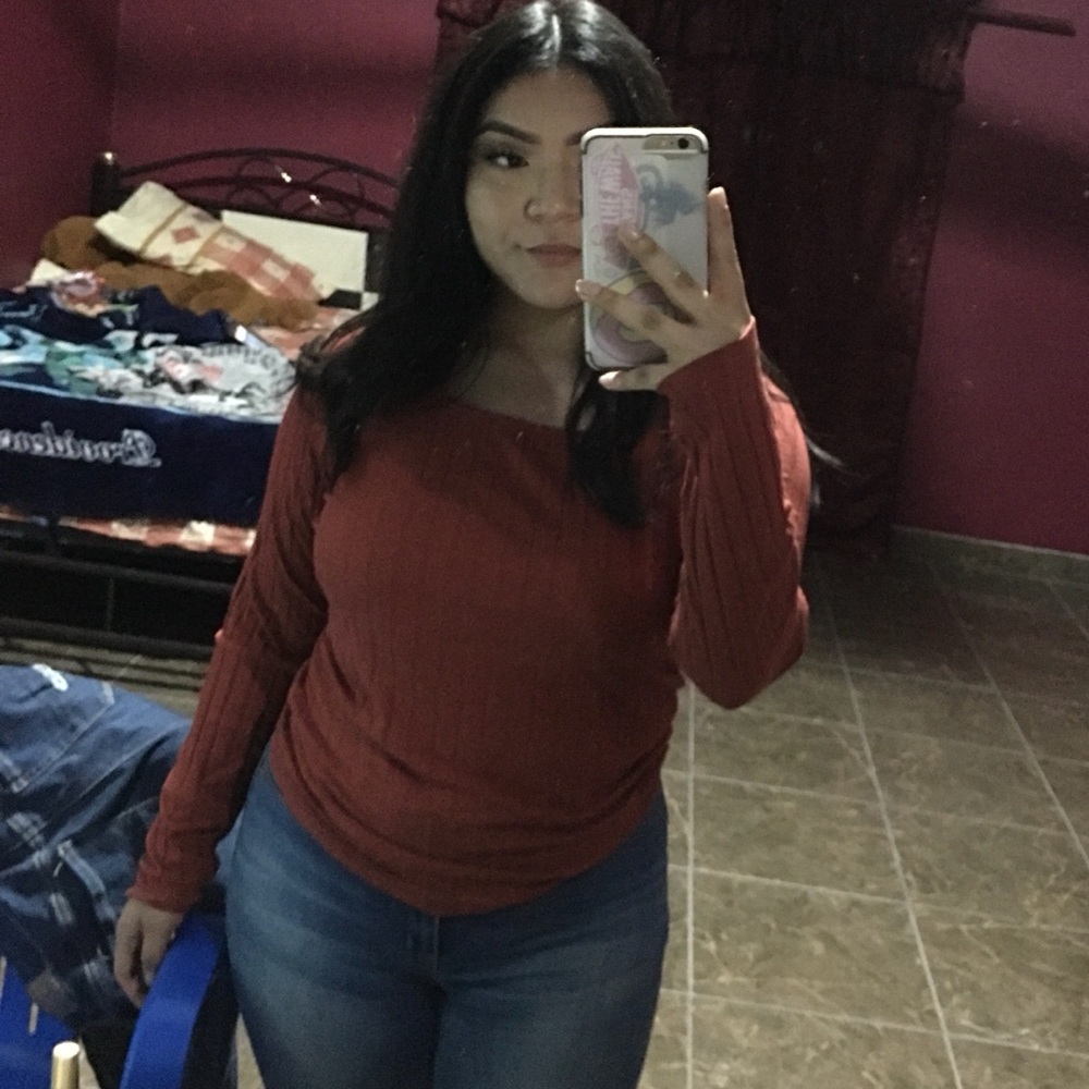 Meet your Posher, Thania